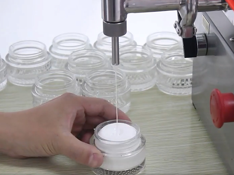 小型膏体灌装机：：提升生产效率的利器