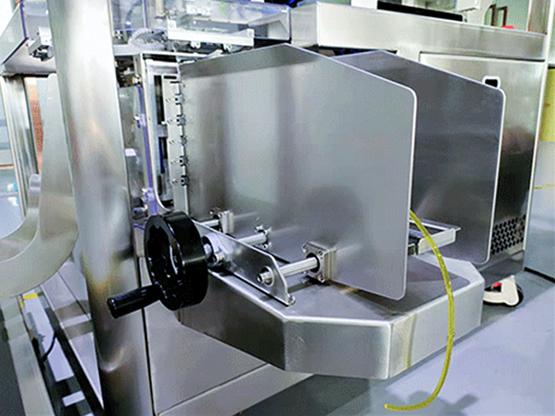 面膜自动折膜机企业走向智能化、标准化生产的标记